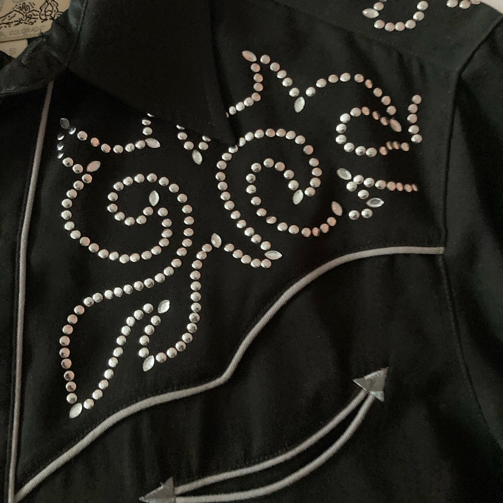 Roper Mens SZ S Black Western long sleeve,silver studded scroll design. - Picture 3 of 11